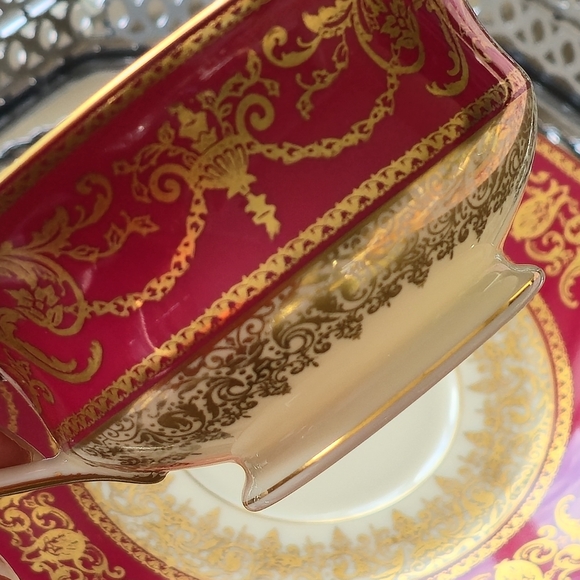 Elegant Red and Gold Teacup and Saucer - Picture 13 of 13